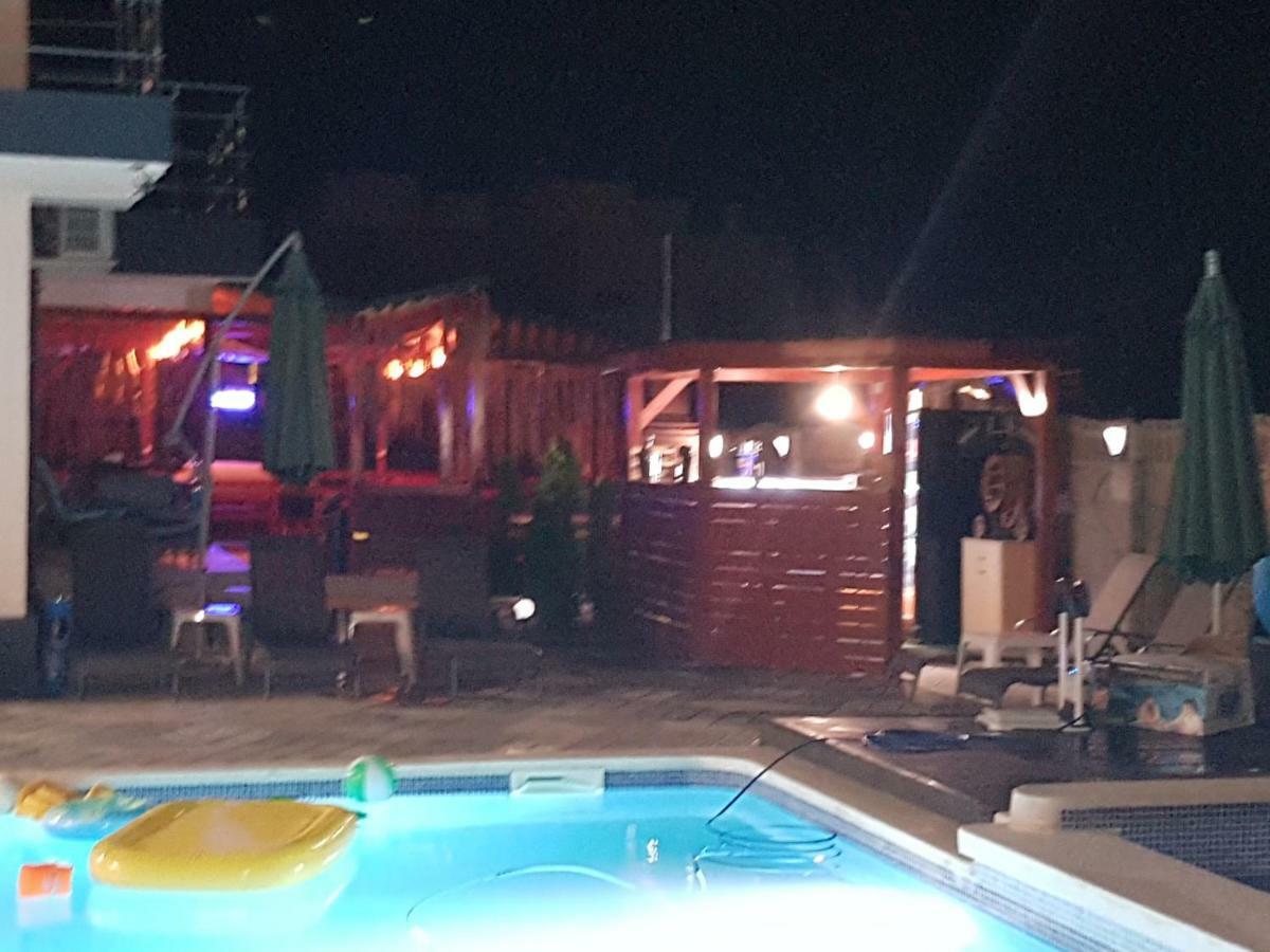 Готель Cool Breeze - Mamaia Nord Неводарі Екстер'єр фото